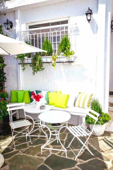Cute Tiny House Villa Rafina  Exterior photo